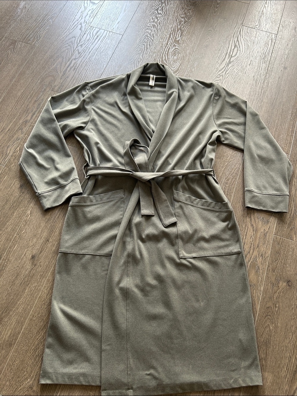 Free FWD Men's All Day Robe - Picture 2 of 7